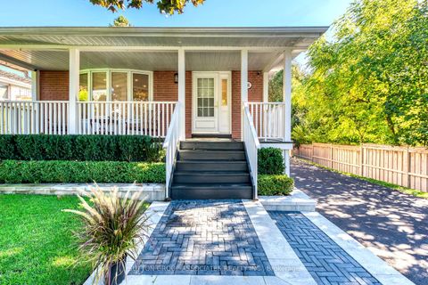 Photo 1 at 1 Laurentide Avenue, Aurora Heights, Aurora