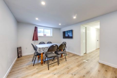 Photo 19 at 1 Laurentide Avenue, Aurora Heights, Aurora