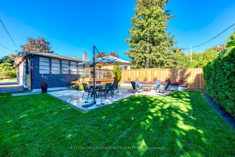 Photo 27 at 1 Laurentide Avenue, Aurora Heights, Aurora