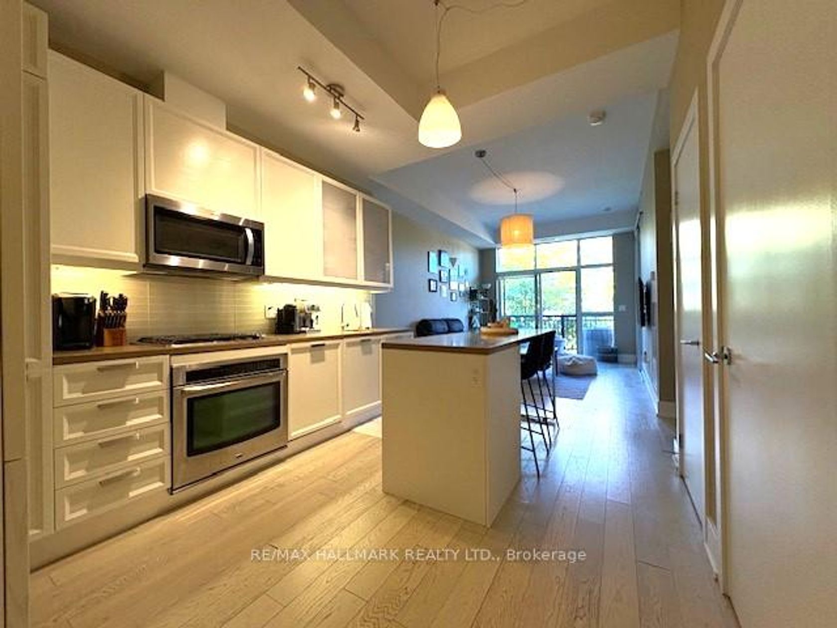 Photo 5 at 313 - 66 Kippendavie Avenue, The Beaches, Toronto Photo 5 at 313 - 66 Kippendavie Avenue, The Beaches, Toronto