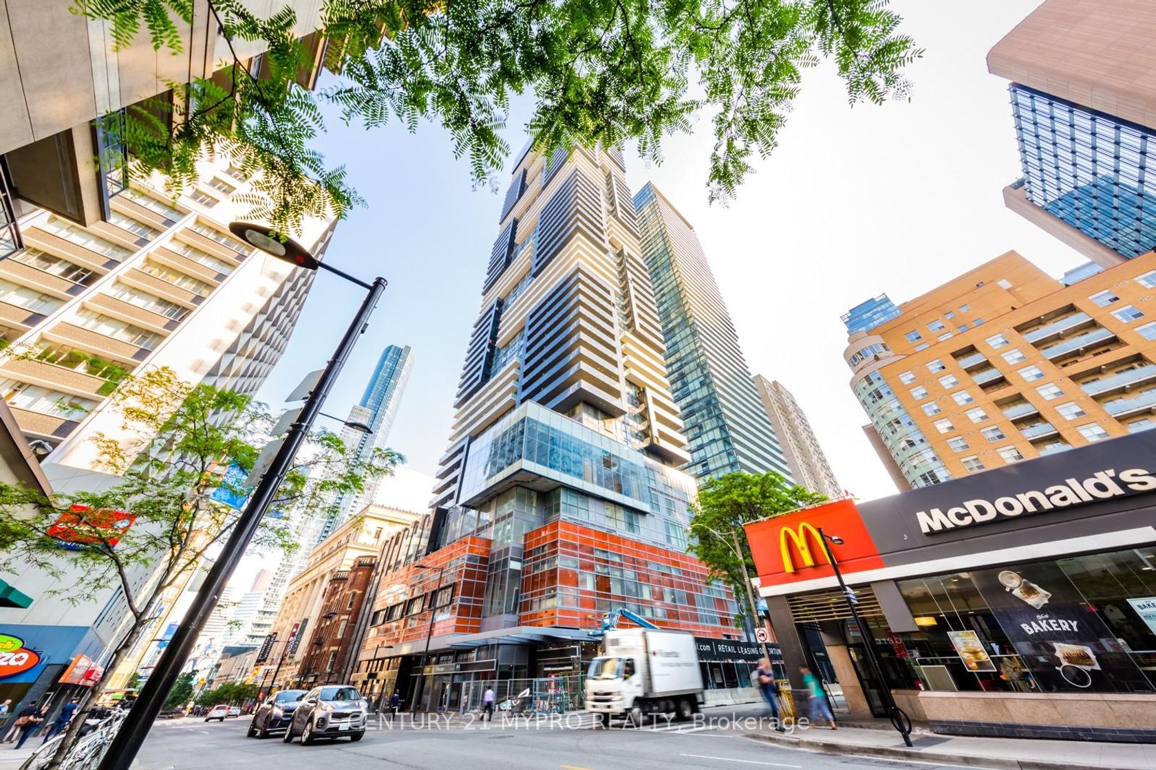 5809 - 7 Grenville Street, Bay Street Corridor, Toronto 