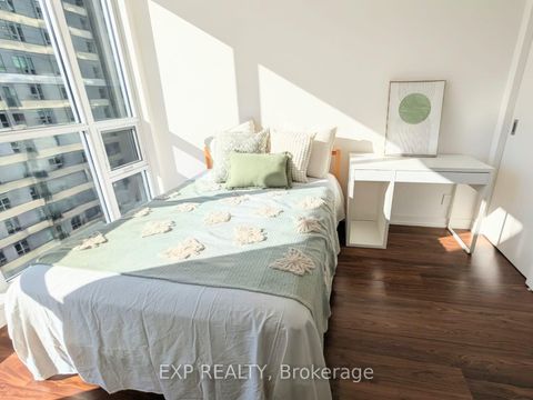 Photo 8 at 1018 - 98 Lillian Street, Mount Pleasant West, Toronto