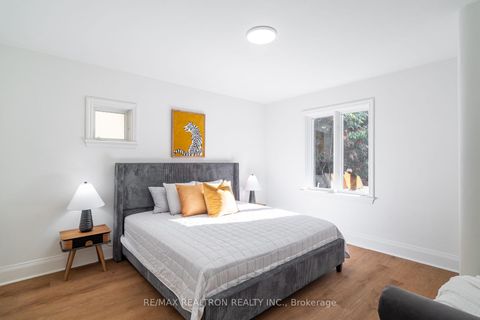 Photo 13 at 111 Sutherland Drive, Leaside, Toronto