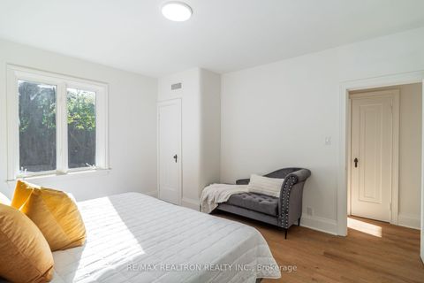 Photo 14 at 111 Sutherland Drive, Leaside, Toronto