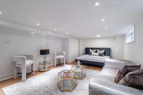 Photo 21 at 111 Sutherland Drive, Leaside, Toronto
