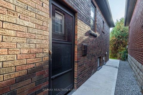 Photo 25 at 111 Sutherland Drive, Leaside, Toronto