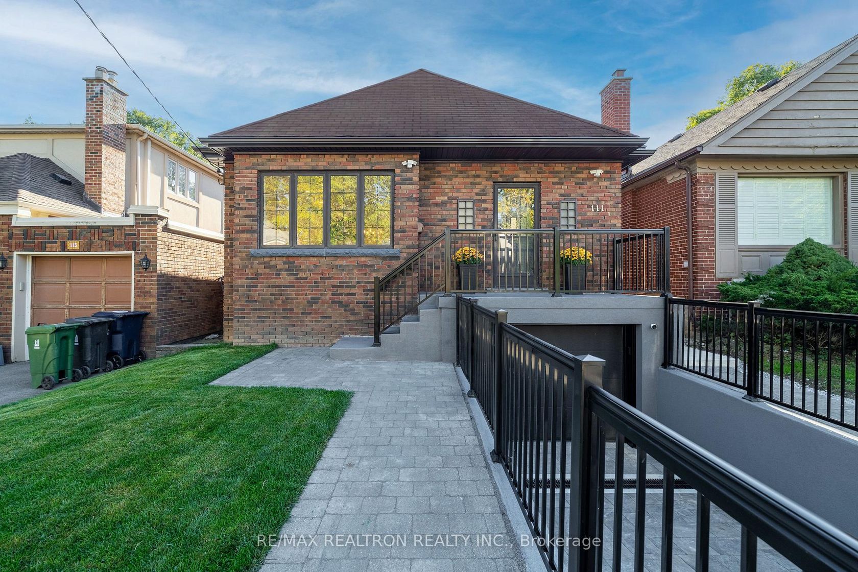 111 Sutherland Drive, Leaside, Toronto by Loree Meneguzzi Real Estate 111 Sutherland Drive, Leaside, Toronto