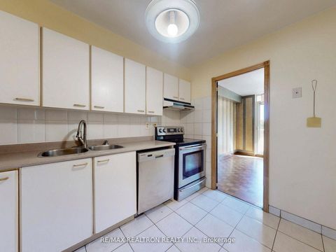 Photo 14 at 410 - 360 Ridelle Avenue, Belgravia, Toronto