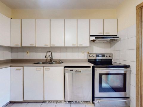 Photo 15 at 410 - 360 Ridelle Avenue, Belgravia, Toronto Photo 15 at 410 - 360 Ridelle Avenue, Belgravia, Toronto