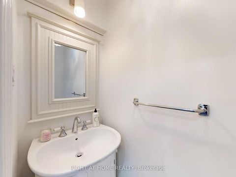 Photo 16 at 218 Erskine Avenue, Mount Pleasant East, Toronto