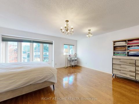 Photo 21 at 218 Erskine Avenue, Mount Pleasant East, Toronto