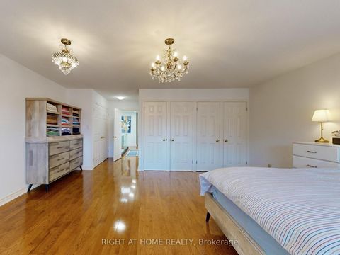 Photo 23 at 218 Erskine Avenue, Mount Pleasant East, Toronto