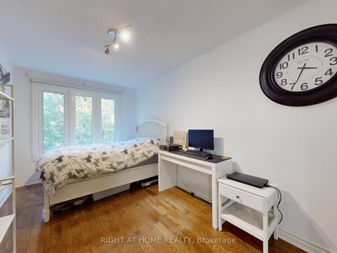 Photo 26 at 218 Erskine Avenue, Mount Pleasant East, Toronto