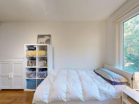 Photo 30 at 218 Erskine Avenue, Mount Pleasant East, Toronto