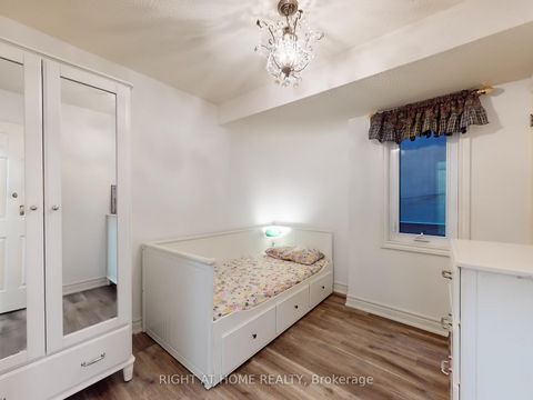 Photo 38 at 218 Erskine Avenue, Mount Pleasant East, Toronto