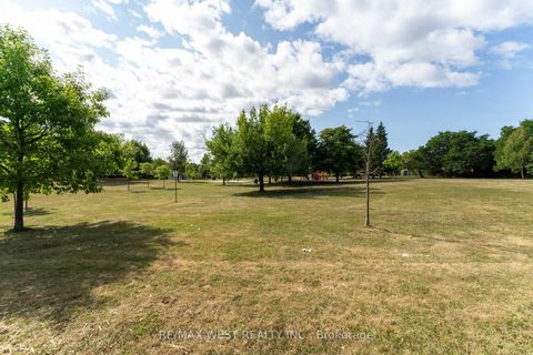 Photo 13 at 125 Honeywood Road, Jane Heights, Toronto