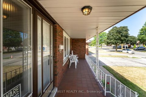 Photo 16 at 125 Honeywood Road, Jane Heights, Toronto