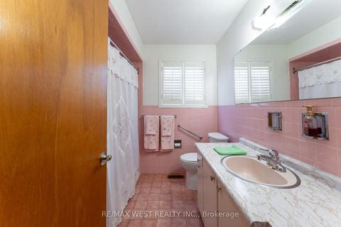 Photo 18 at 125 Honeywood Road, Jane Heights, Toronto