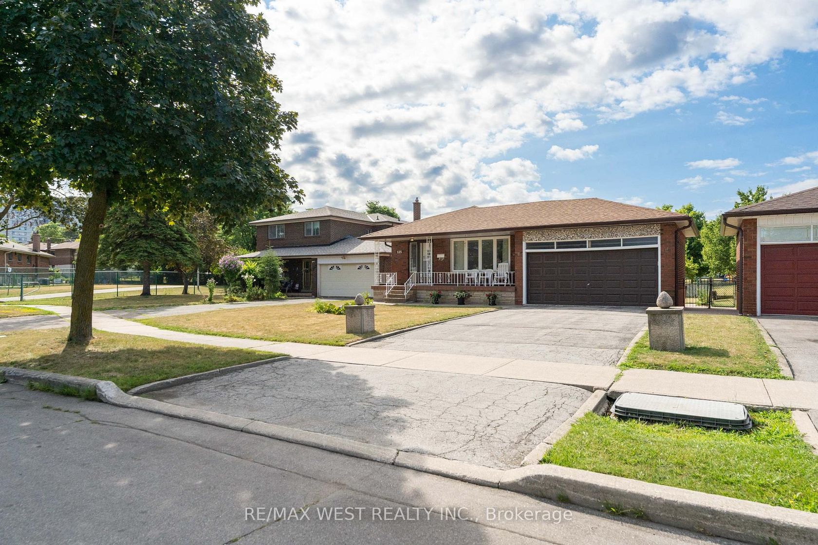 125 Honeywood Road, Jane Heights, Toronto by Loree Meneguzzi Real Estate 125 Honeywood Road, Jane Heights, Toronto