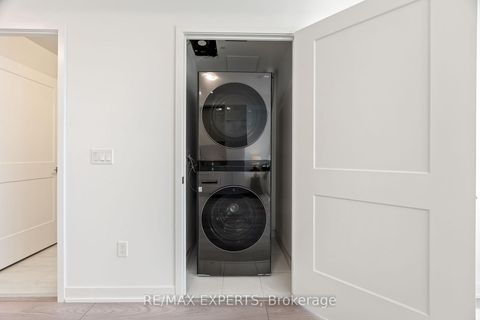 Photo 8 at 2521 - 10 Abeja Street, Concord, Vaughan