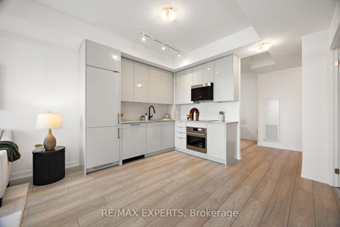 Photo 9 at 2521 - 10 Abeja Street, Concord, Vaughan