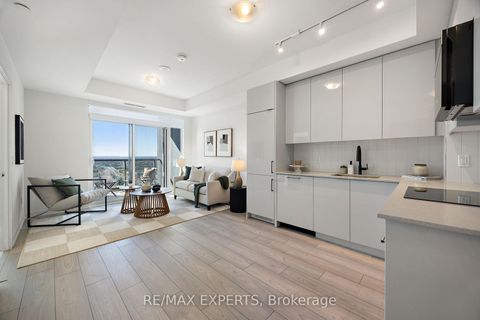 Photo 11 at 2521 - 10 Abeja Street, Concord, Vaughan