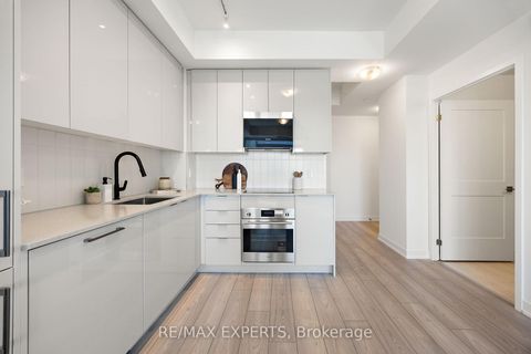 Photo 14 at 2521 - 10 Abeja Street, Concord, Vaughan