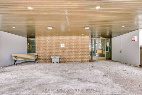 Photo 1 at 2005 - 260 Scarlett Road, Smythe, Toronto