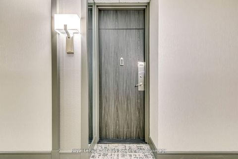 Photo 5 at 2005 - 260 Scarlett Road, Smythe, Toronto Photo 5 at 2005 - 260 Scarlett Road, Smythe, Toronto