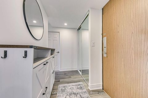 Photo 6 at 2005 - 260 Scarlett Road, Smythe, Toronto