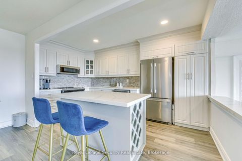 Photo 13 at 2005 - 260 Scarlett Road, Smythe, Toronto