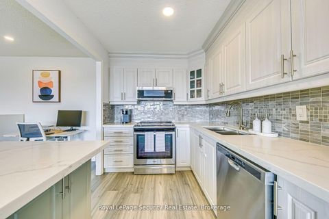 Photo 15 at 2005 - 260 Scarlett Road, Smythe, Toronto