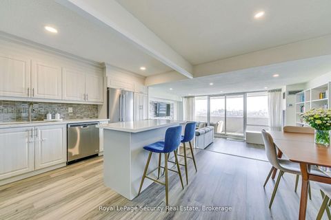 Photo 17 at 2005 - 260 Scarlett Road, Smythe, Toronto