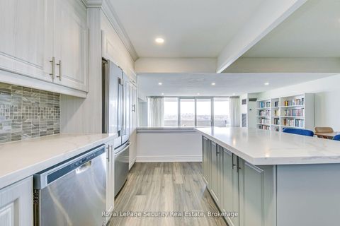 Photo 18 at 2005 - 260 Scarlett Road, Smythe, Toronto Photo 18 at 2005 - 260 Scarlett Road, Smythe, Toronto