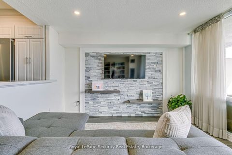 Photo 21 at 2005 - 260 Scarlett Road, Smythe, Toronto