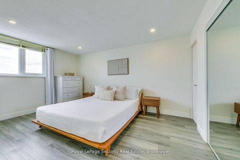 Photo 29 at 2005 - 260 Scarlett Road, Smythe, Toronto