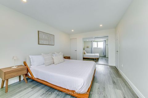 Photo 31 at 2005 - 260 Scarlett Road, Smythe, Toronto