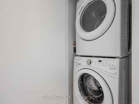 Photo 12 at 3702 - 117 McMahon Drive, Bayview Village, Toronto