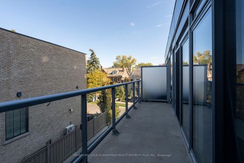 Photo 22 at 303 - 6 Parkwood Avenue, Casa Loma, Toronto