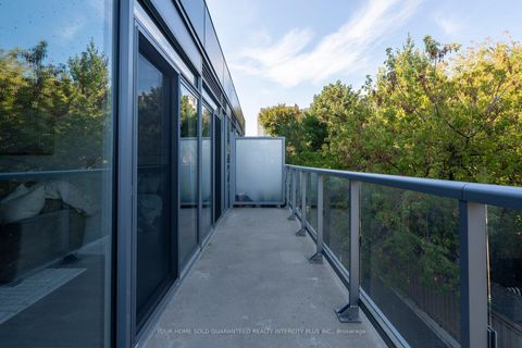 Photo 26 at 303 - 6 Parkwood Avenue, Casa Loma, Toronto