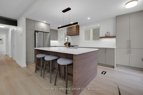 Photo 13 at 43 Howell Square, Malvern, Toronto