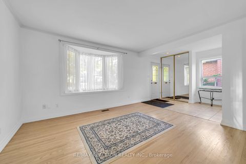 Photo 2 at 235 Churchill Avenue, Willowdale West, Toronto