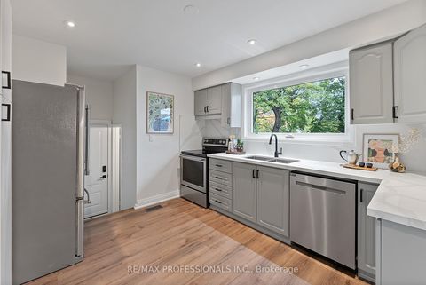 Photo 18 at 18 Lavington Drive, Richview, Toronto Photo 18 at 18 Lavington Drive, Richview, Toronto