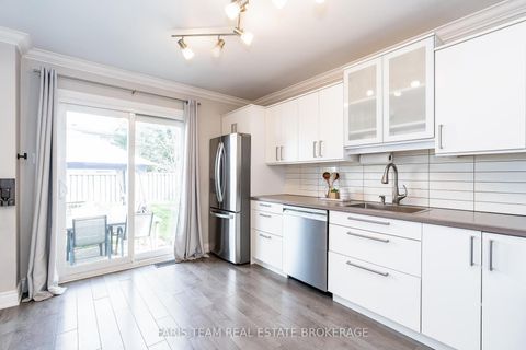 Photo 6 at 220 Churchland Drive, Holly, Barrie