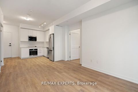 Photo 9 at 1414 - 10 Abeja Street, Concord, Vaughan