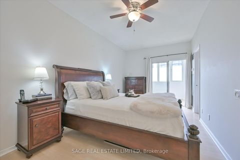 Photo 10 at 413 - 555 Yonge Street, Yonge Corridor, Toronto