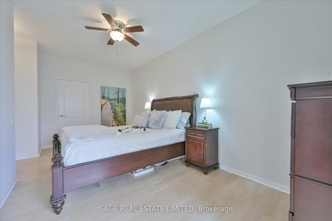 Photo 11 at 413 - 555 Yonge Street, Yonge Corridor, Toronto Photo 11 at 413 - 555 Yonge Street, Yonge Corridor, Toronto