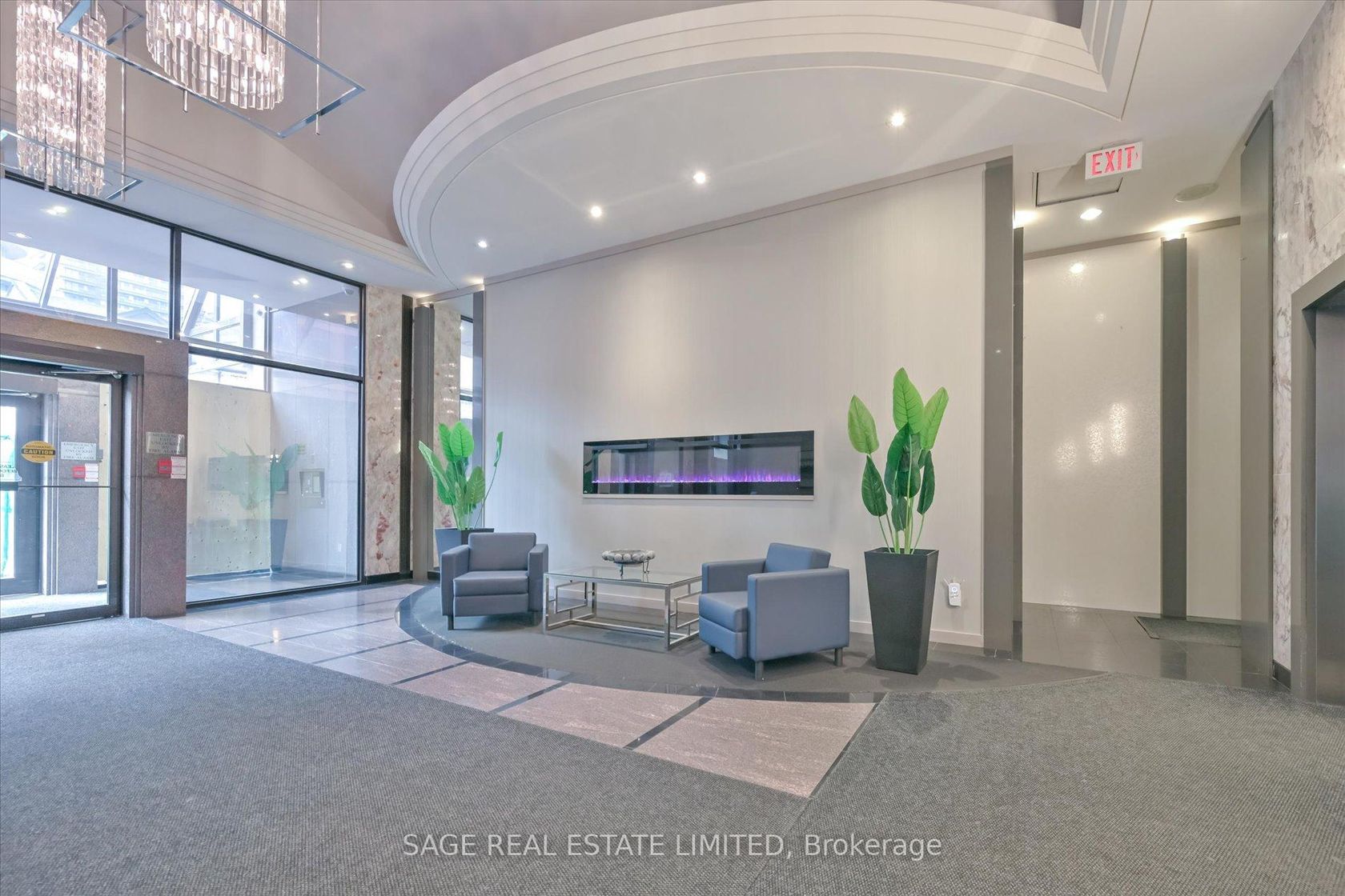 Photo 1 at 413 - 555 Yonge Street, Yonge Corridor, Toronto Photo 1 at 413 - 555 Yonge Street, Yonge Corridor, Toronto