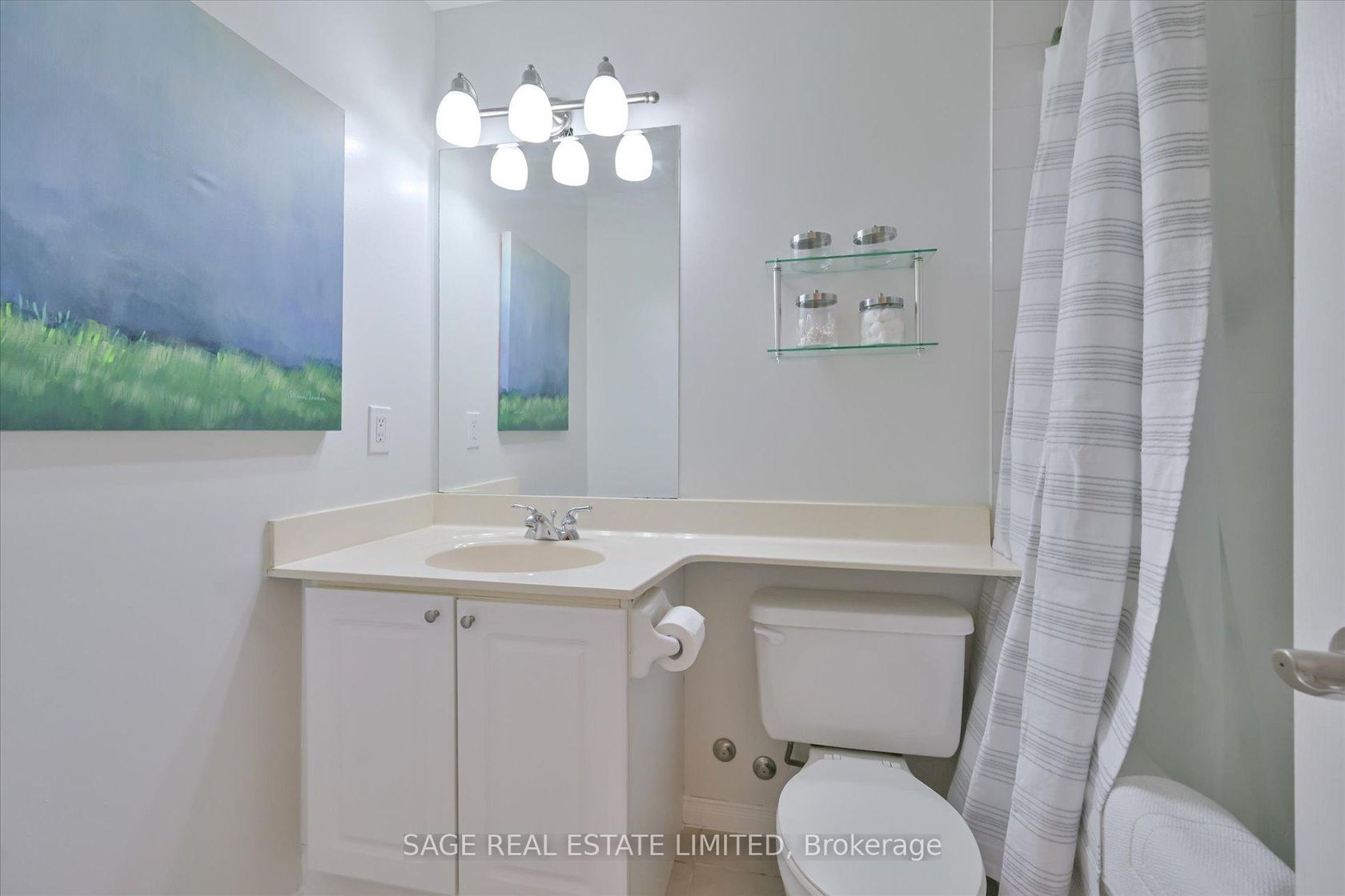 Photo 12 at 413 - 555 Yonge Street, Yonge Corridor, Toronto Photo 12 at 413 - 555 Yonge Street, Yonge Corridor, Toronto