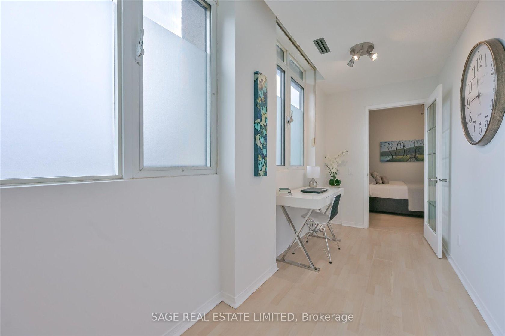 Photo 15 at 413 - 555 Yonge Street, Yonge Corridor, Toronto Photo 15 at 413 - 555 Yonge Street, Yonge Corridor, Toronto